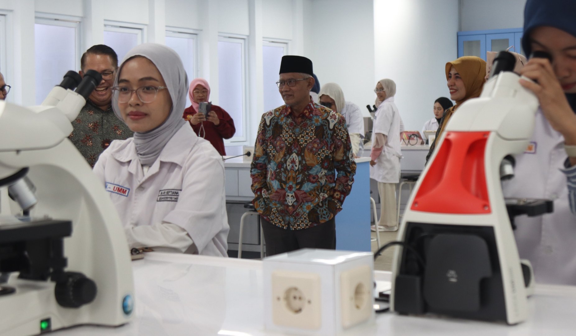 Saat Ketum PP Muhammadiyah Resmikan GKB