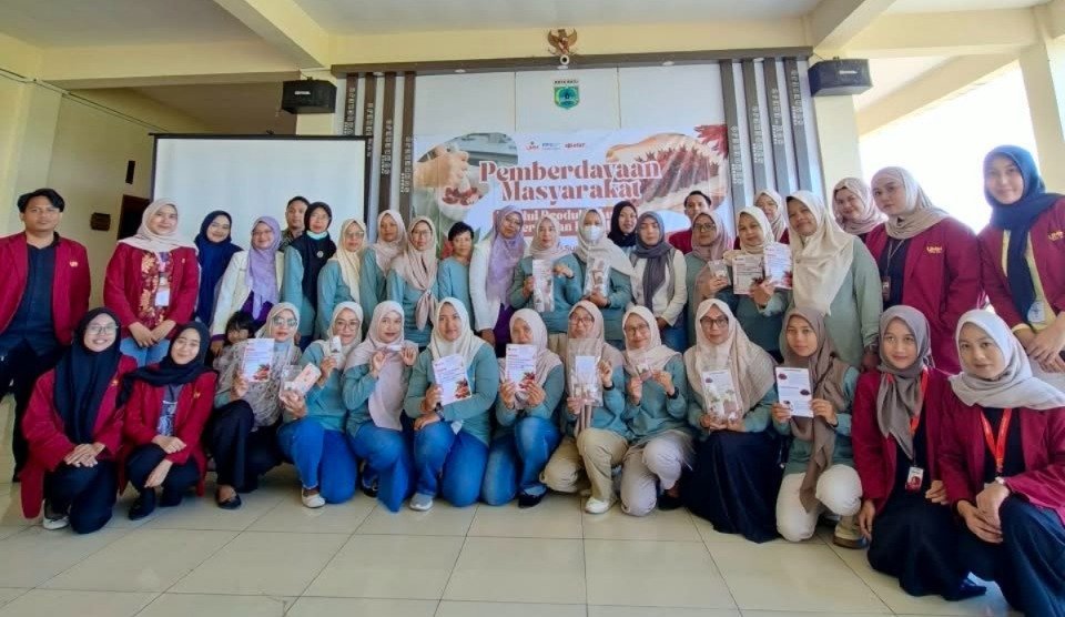 Alasan Mahasiswa PPG UMM Olah Rosella Jadi Lulur Alami